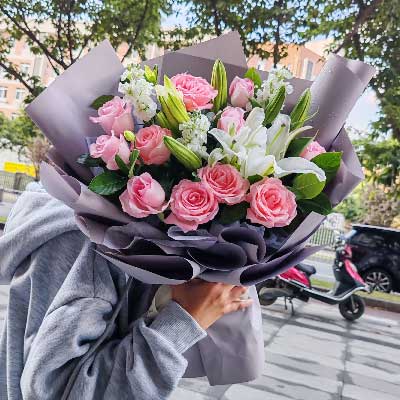 伊犁11朵戴安娜粉玫瑰百合，与你一起追逐梦想