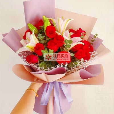伊犁18朵红玫瑰百合，真情相守一生